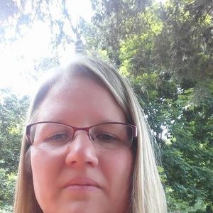 Meet your Posher, Elise